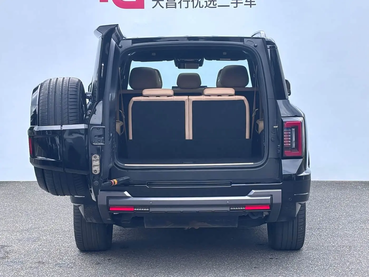 Fang Cheng Bao Leopard 8 2024 — Photo 10/20