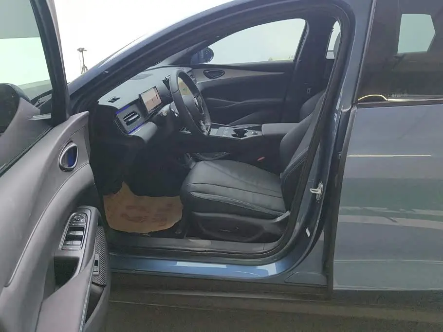 BYD Seal 06 DM-i Touring 2025 — Photo 9/16