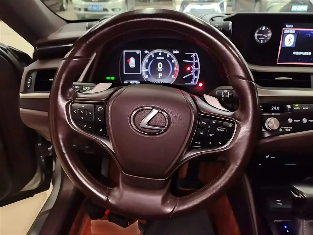 Lexus ES 2020 — Фото 3/20