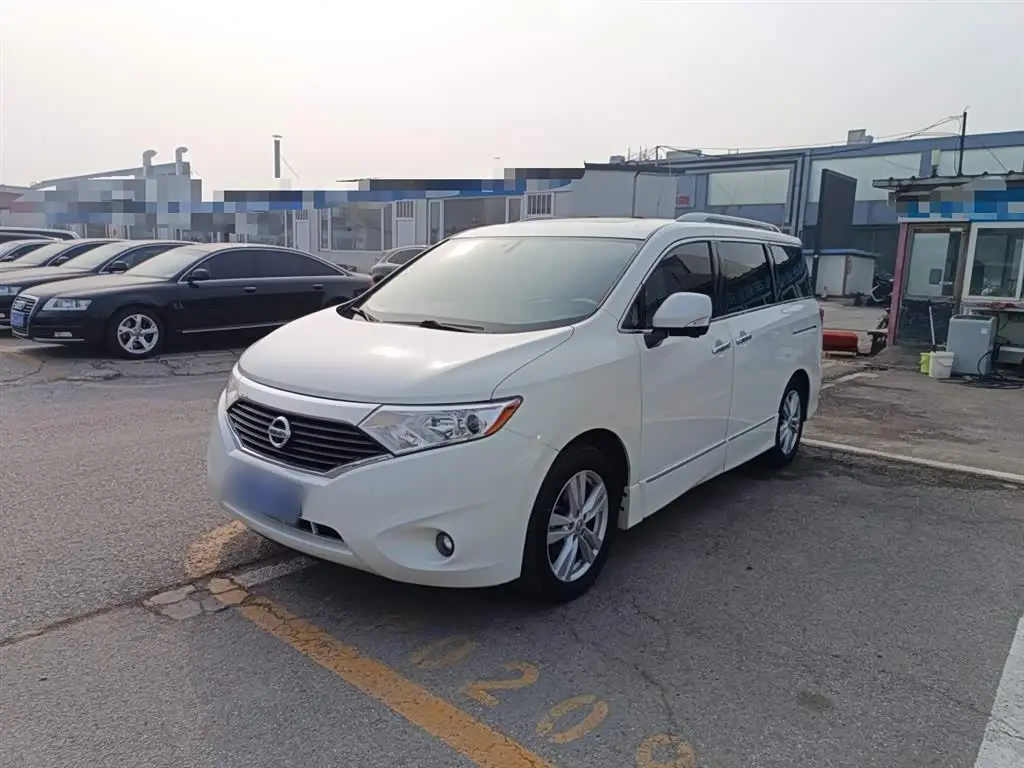 Nissan Quest 2016 — Фото 1/20