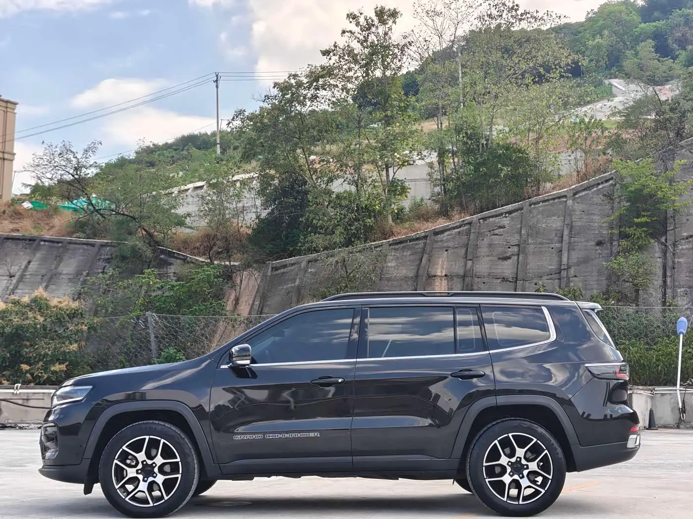 Jeep Grand Commander 2022 — Фото 8/20
