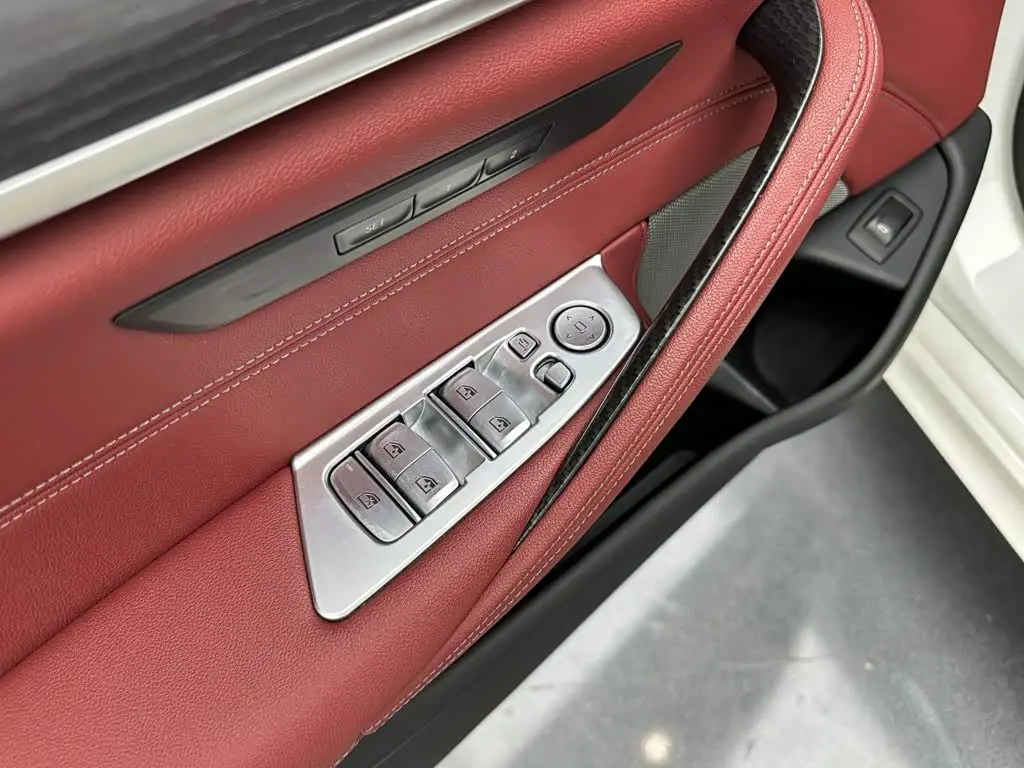 BMW 5 Series 2021 — Şəkil 18/20
