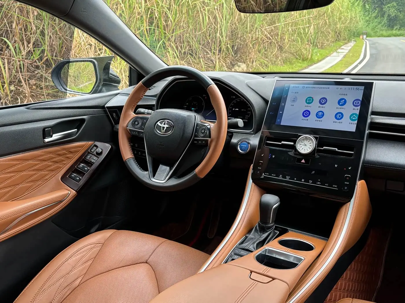 Toyota Avalon 2023 — Photo 7/20