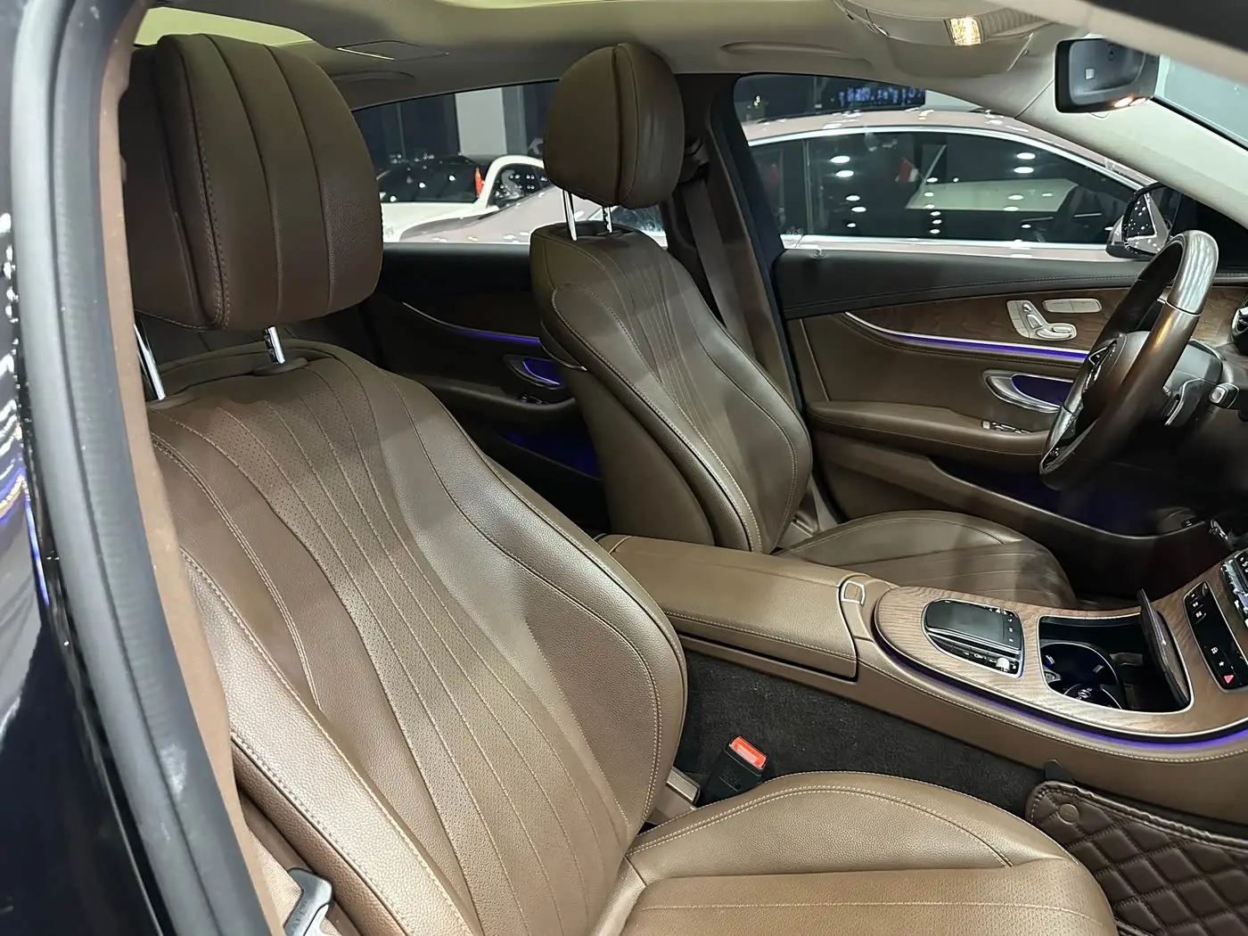 Mercedes-Benz E-Class 2023 — Фото 9/14