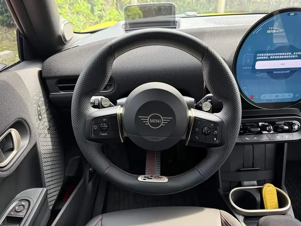 MINI JCW 2026 — Photo 16/17