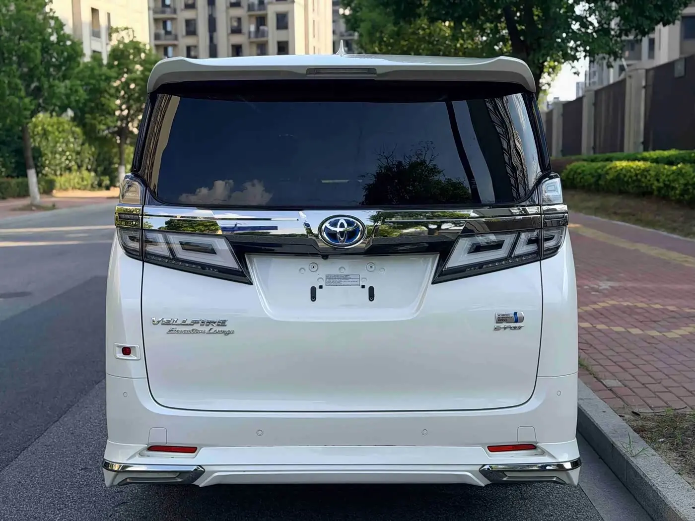 Toyota Vellfire 2020 — Photo 16/17