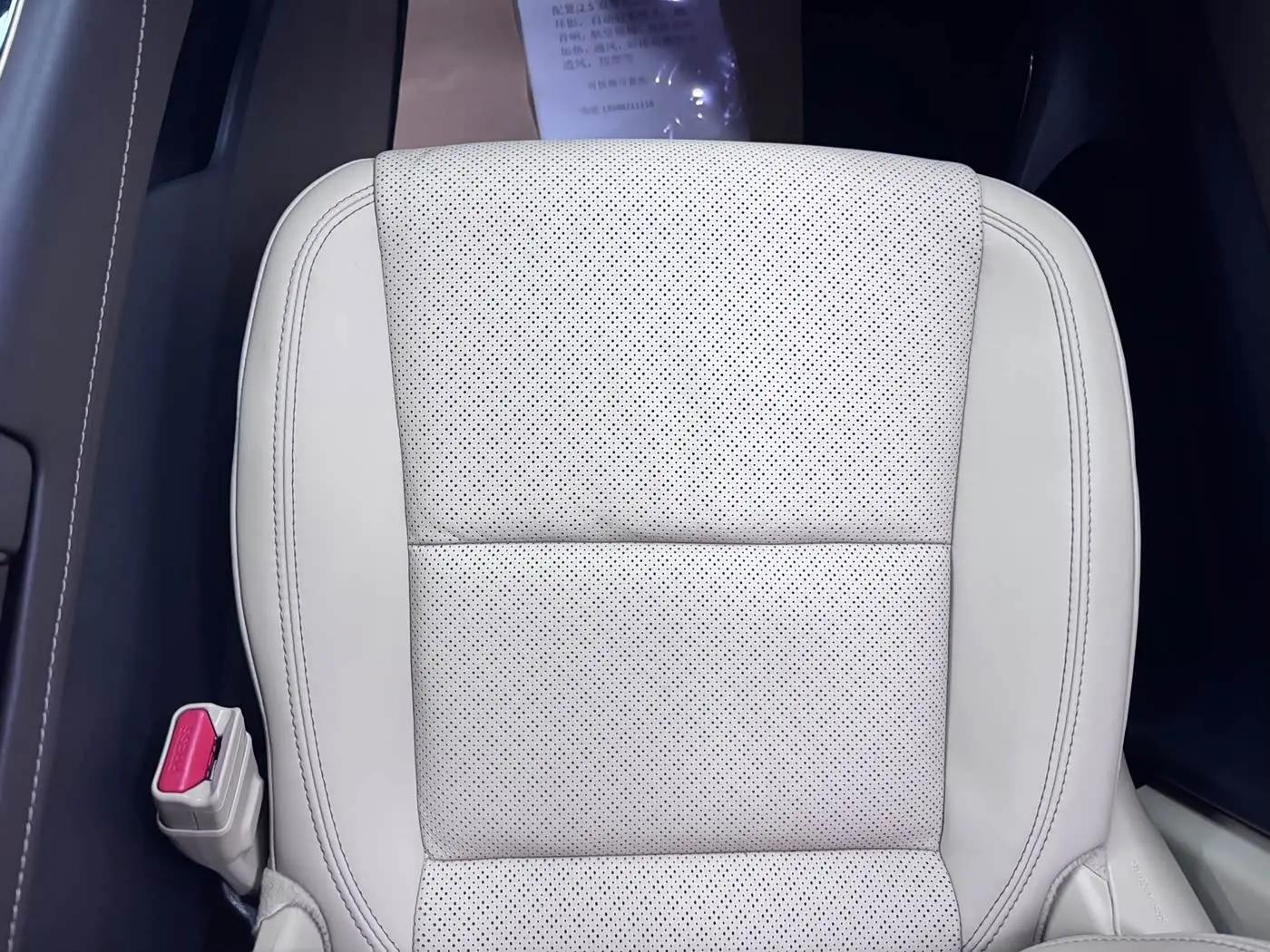 Toyota Alphard 2023 — Photo 10/17
