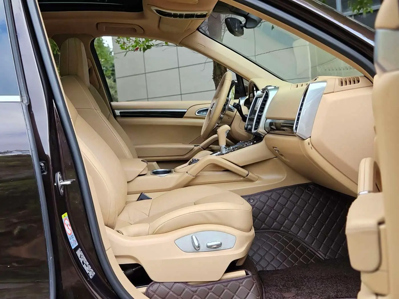 Porsche Cayenne 2015 — Фото 12/20