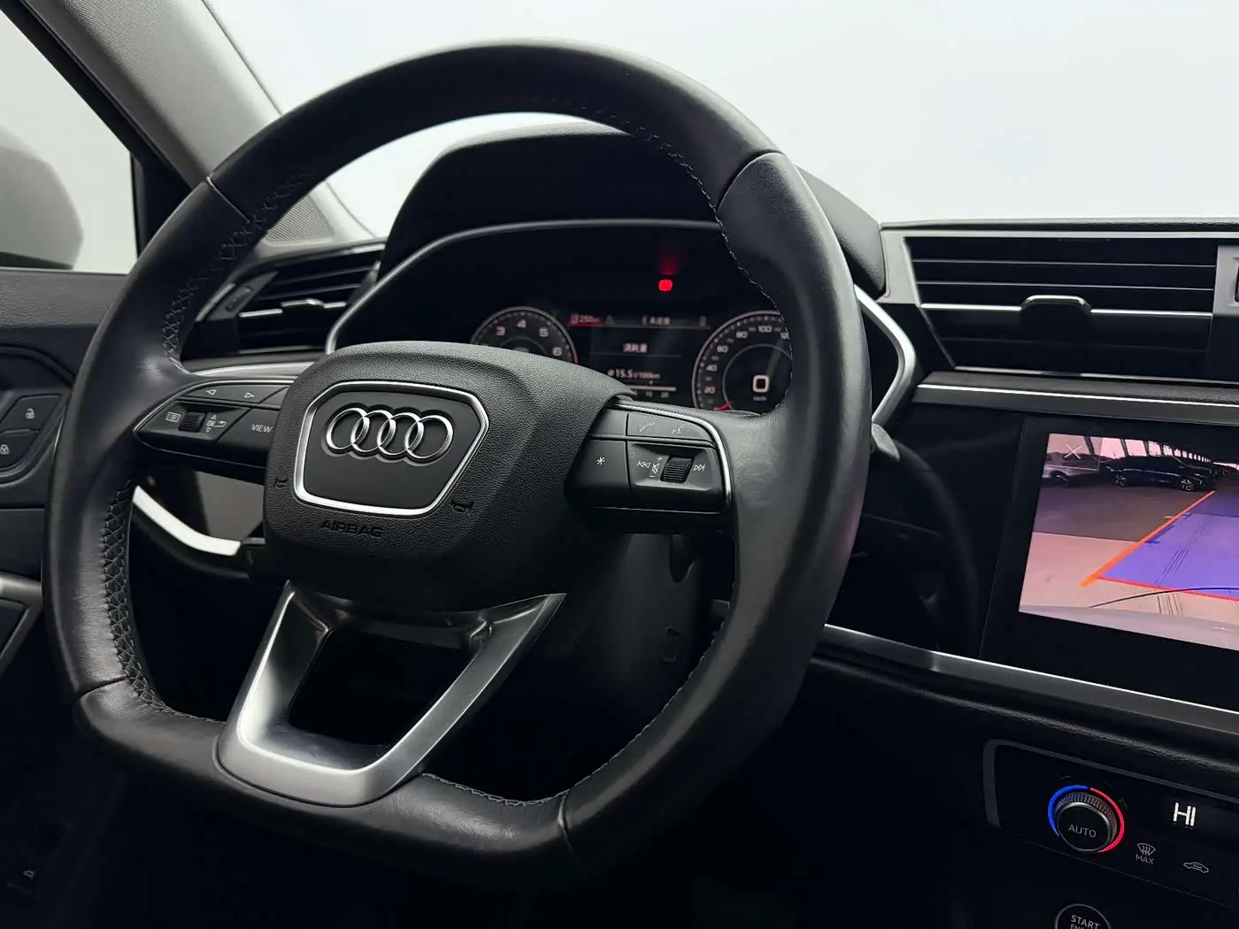 Audi Q3 2022 — Photo 13/20