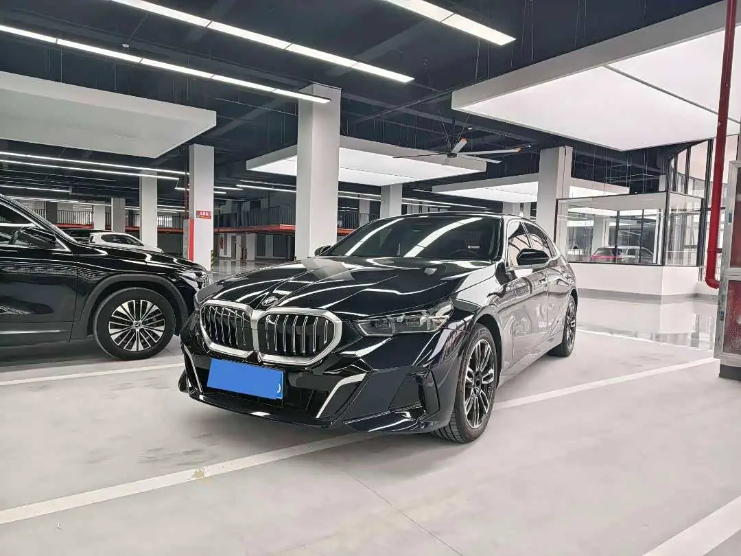 BMW 5 Series, 2024