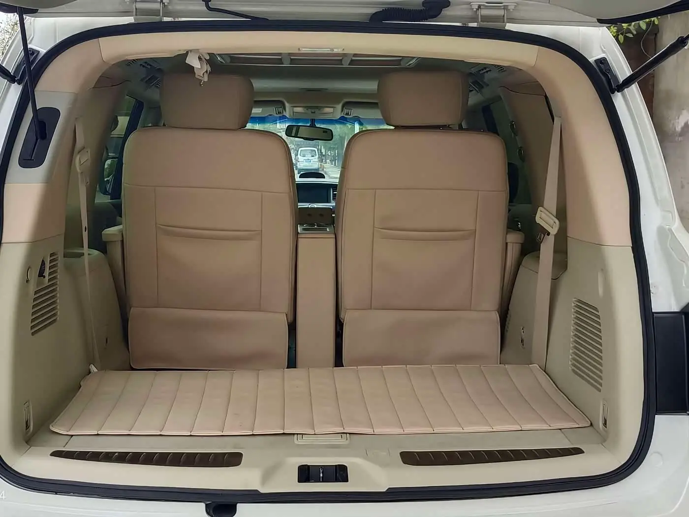 Nissan Patrol 2017 — Photo 6/12