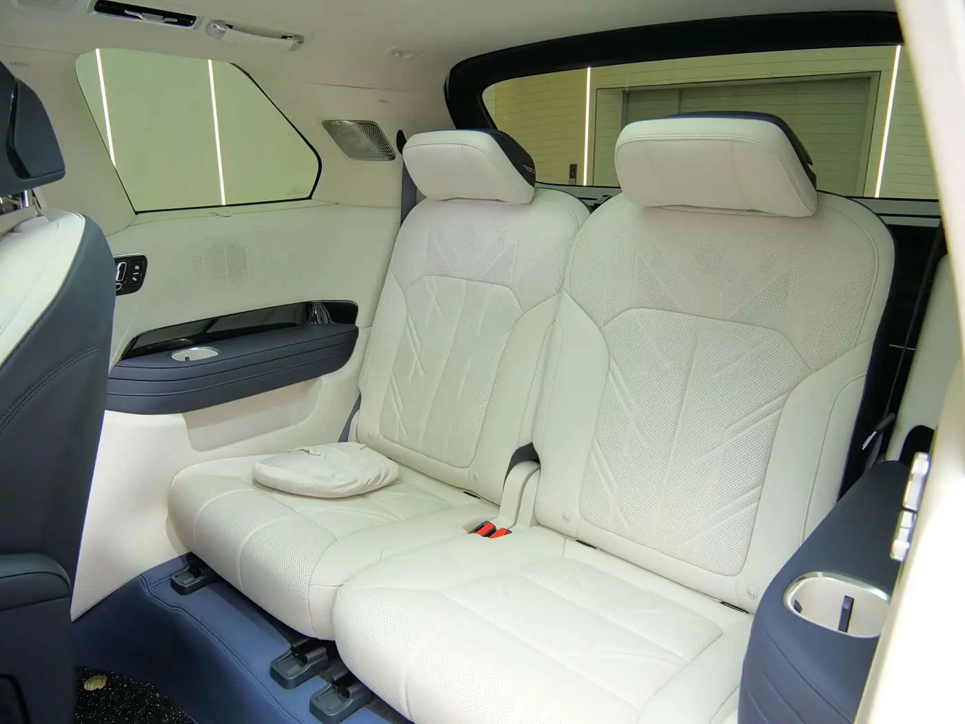 ZEEKR 9X 2026 — Photo 13/20