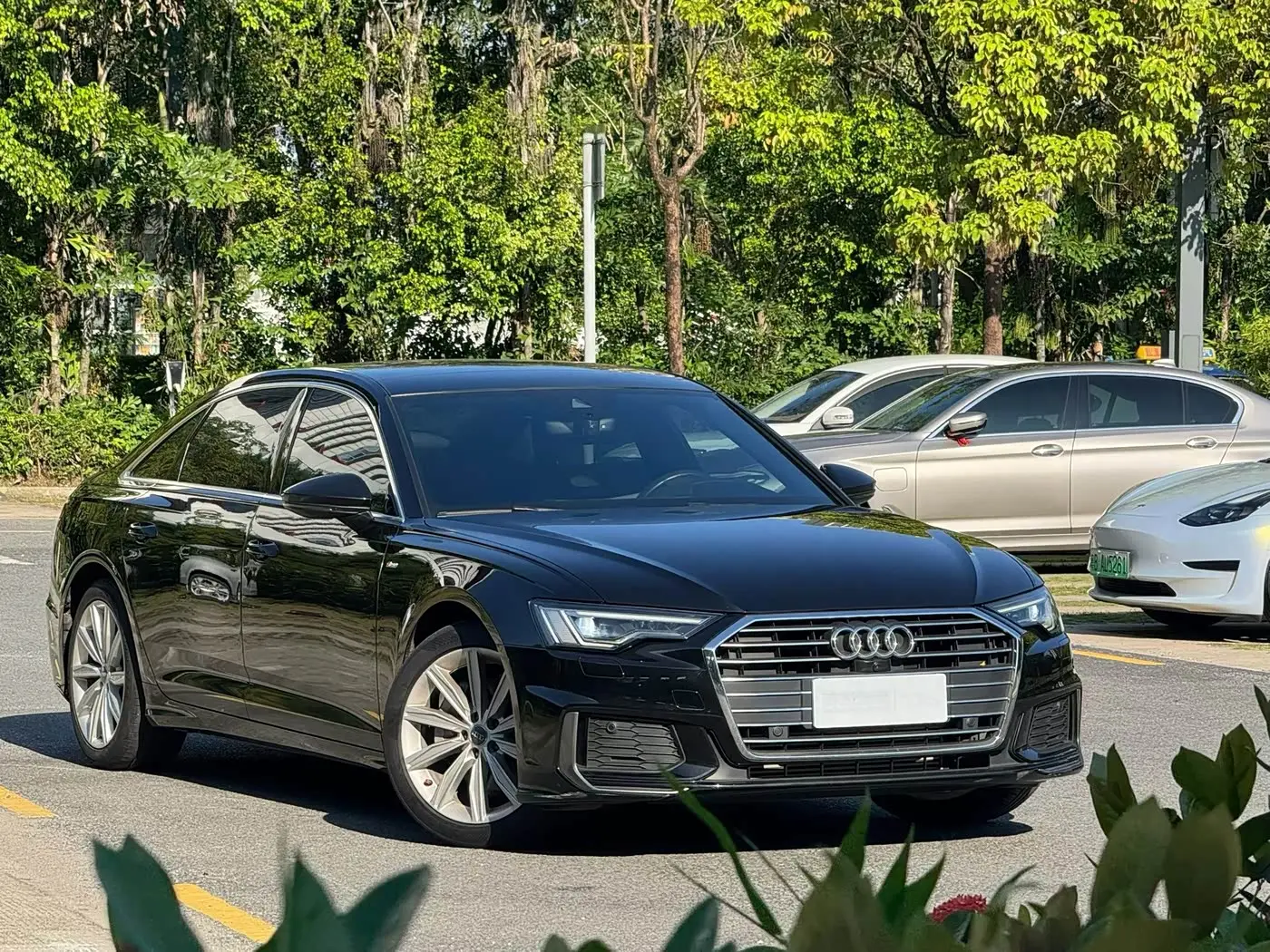 Audi A6L 2021 — Photo 3/9