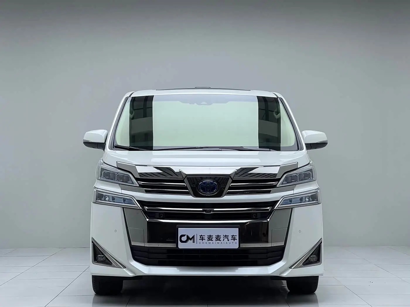 Toyota Vellfire 2021 — Photo 2/13