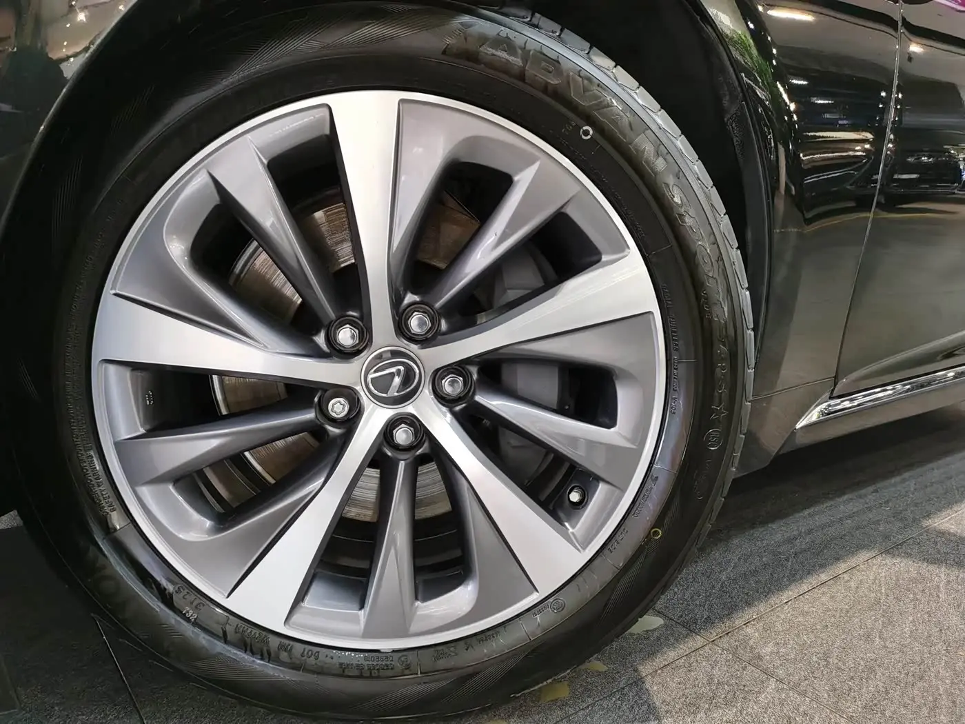 Lexus LS 2020 — Фото 18/18