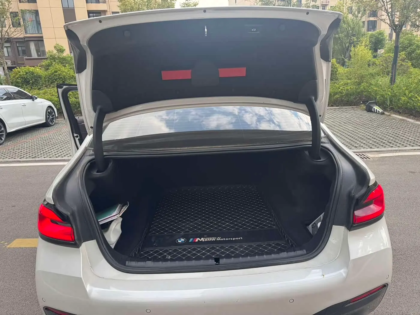 BMW 5 Series 2021 — Photo 8/10
