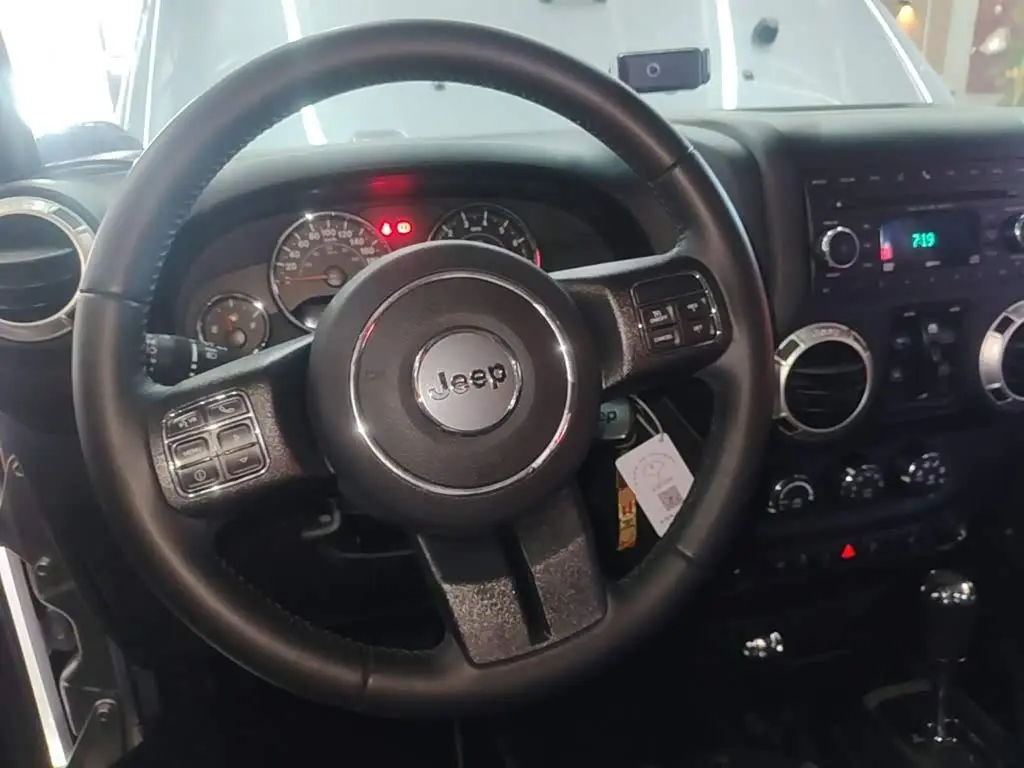 Jeep Wrangler 2017 — Photo 11/20