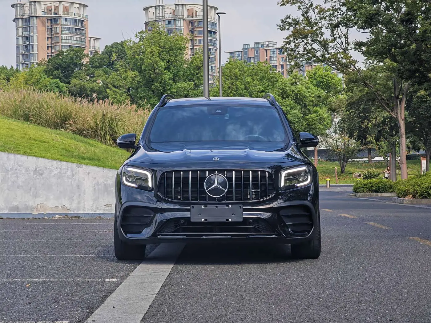 Mercedes-Benz GLB AMG 2022 — Фото 2/20