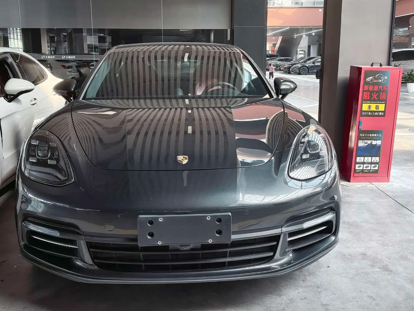 Porsche Panamera 2020 — Photo 2/14