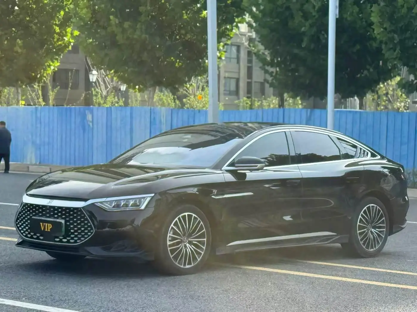 BYD Han 2022 — Photo 1/9