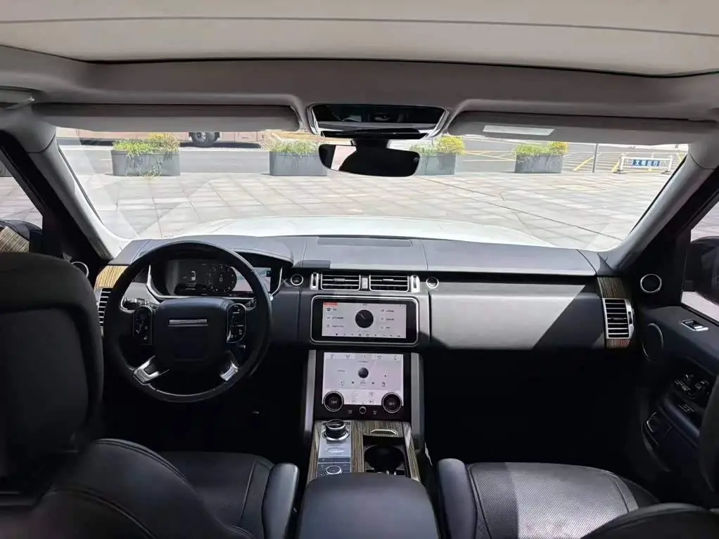 Land Rover Range Rover 2019 — Photo 4/6