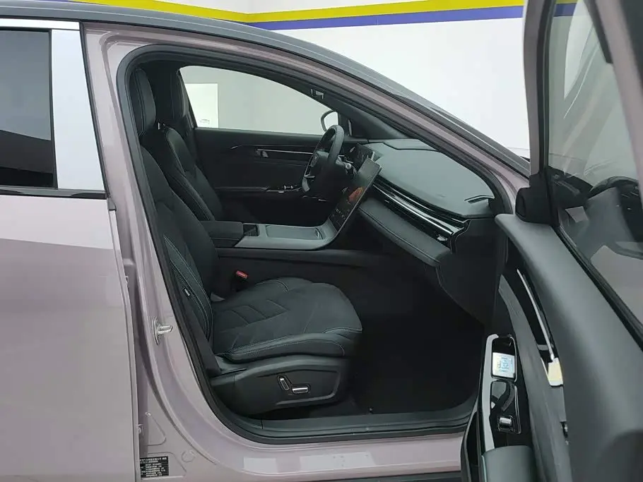 Geely Galaxy Galaxy L6 2024 — Photo 8/16