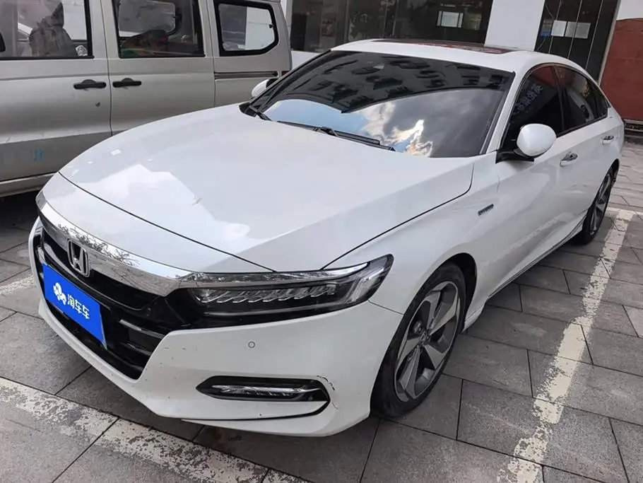 Honda Accord 2020 — Photo 1/16