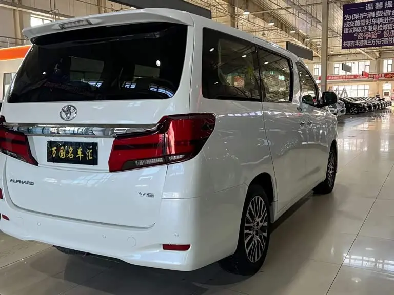 Toyota Alphard 2016 — Фото 6/20