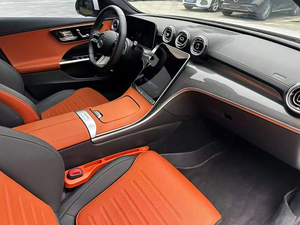 Mercedes-Benz C-Class 2025 — Photo 15/19