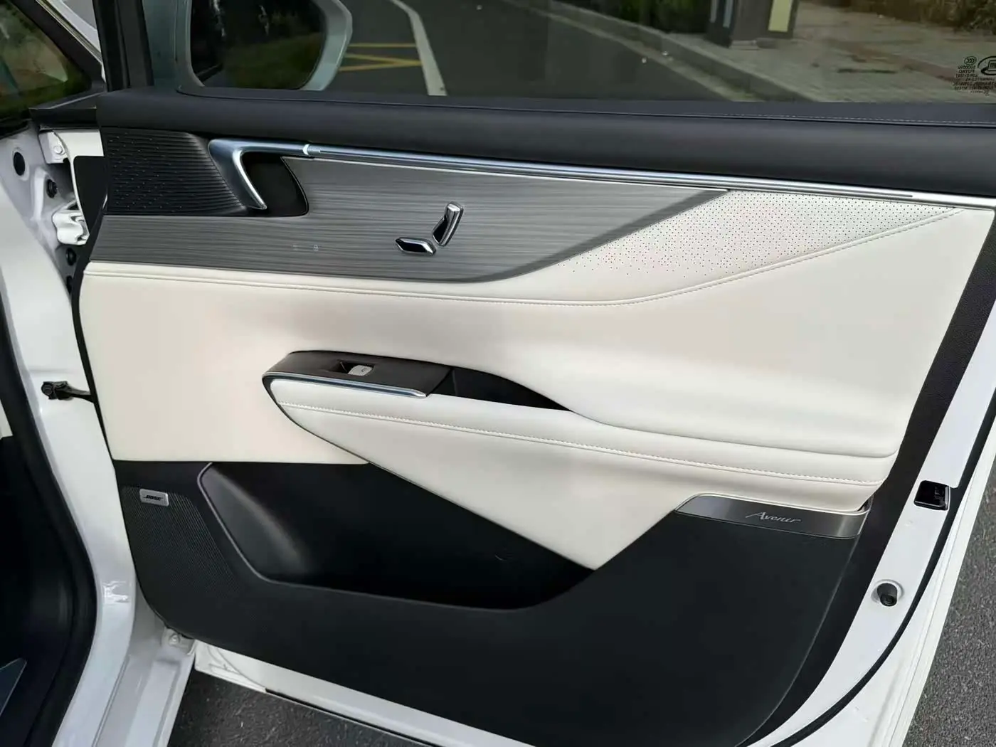 Buick GL8 New Energy 2024 — Photo 17/20