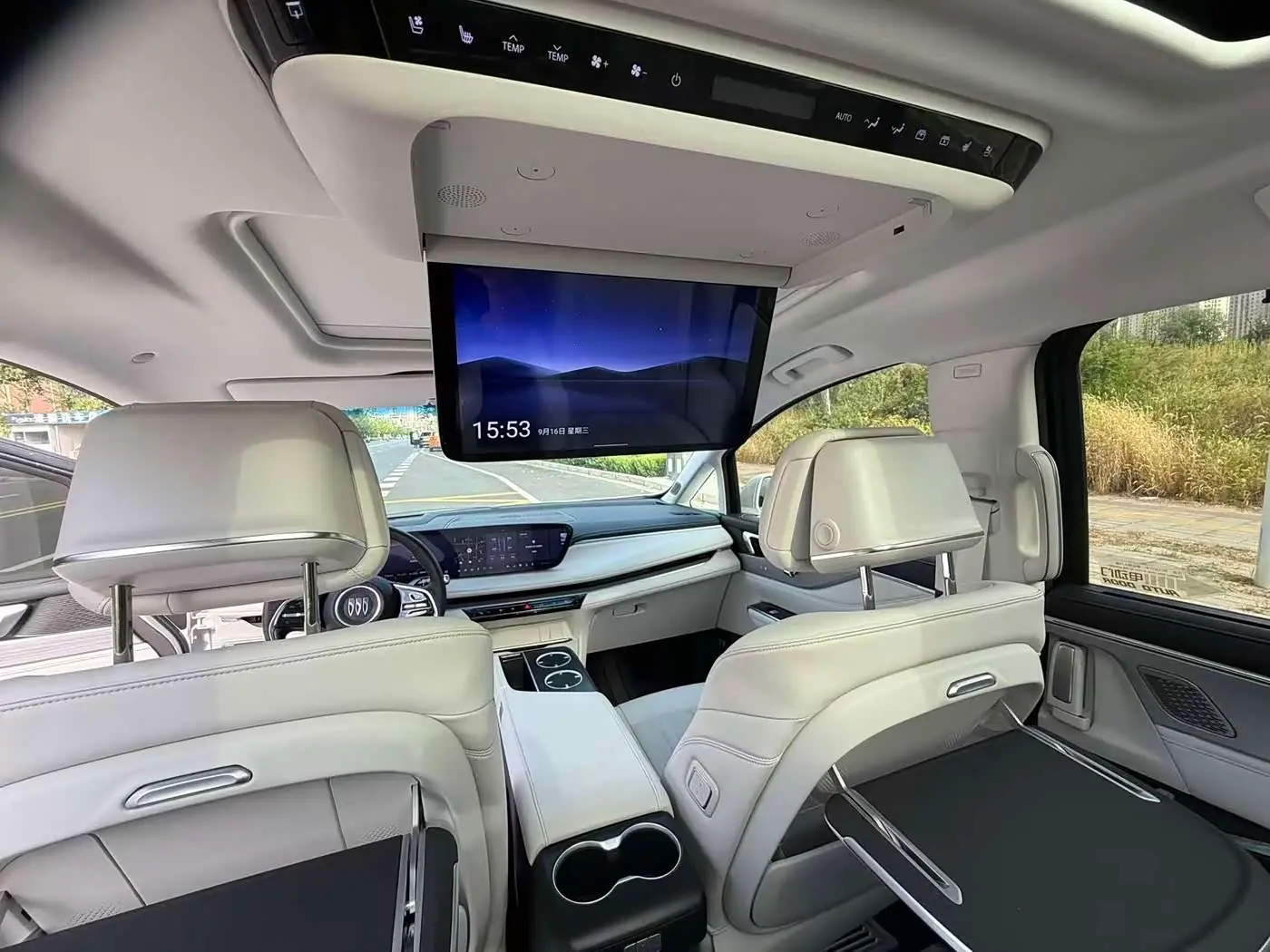 Buick GL8 New Energy 2024 — Photo 16/20