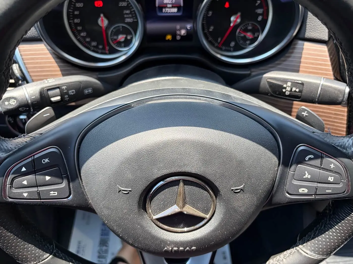 Mercedes-Benz GLE 2018 — Photo 11/20