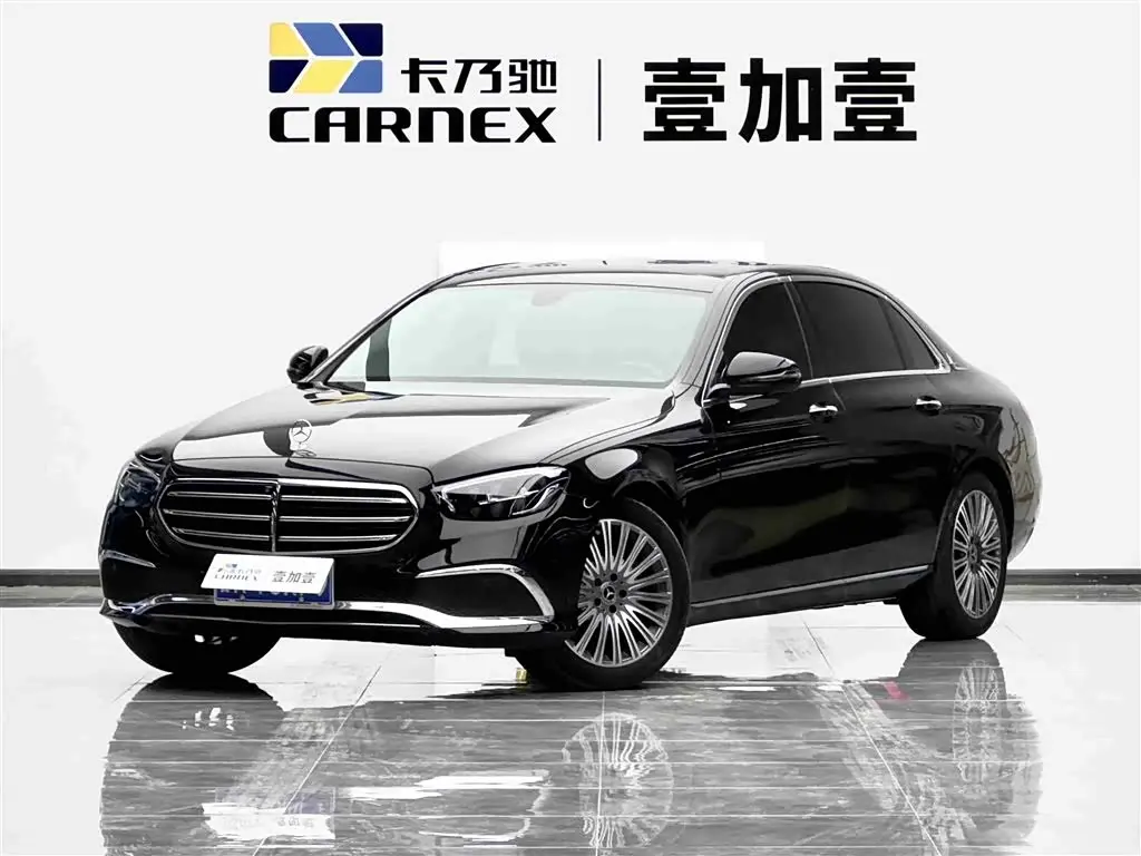 Mercedes-Benz E-Class 2023 — Photo 1/18