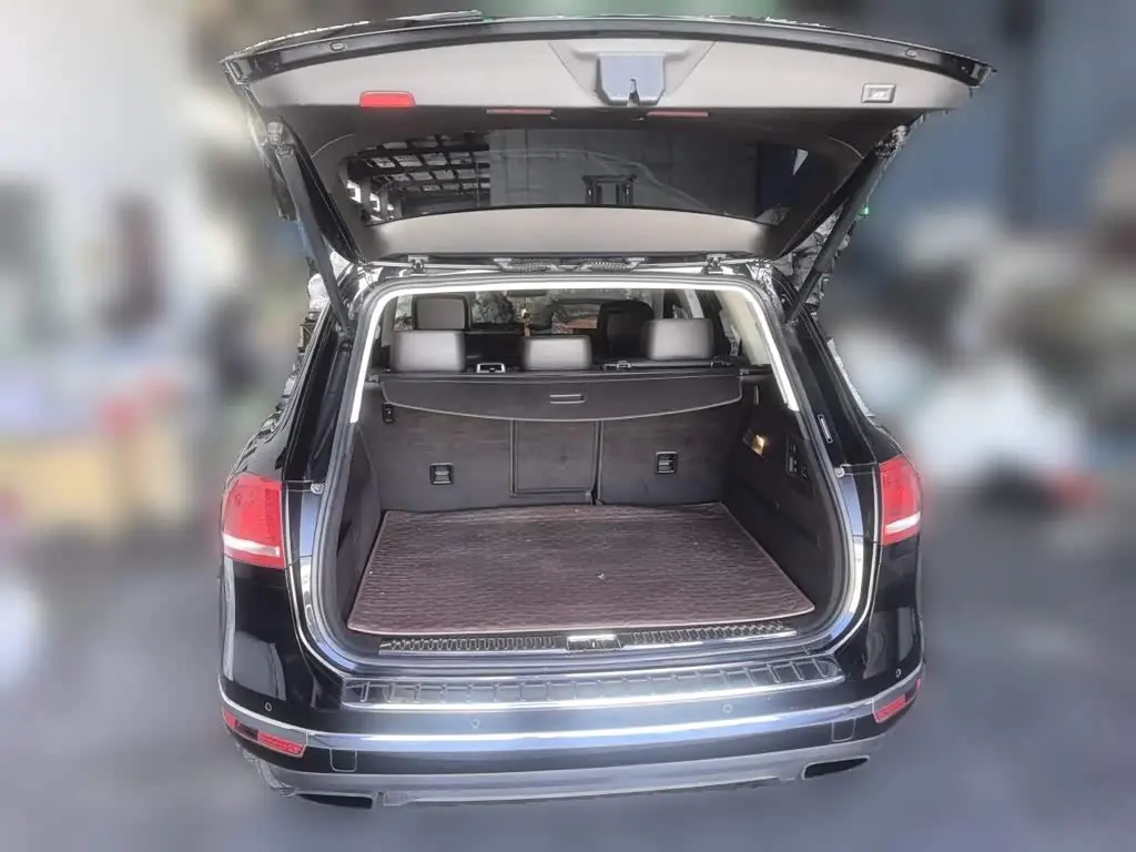Volkswagen Touareg 2017 — Şəkil 10/20