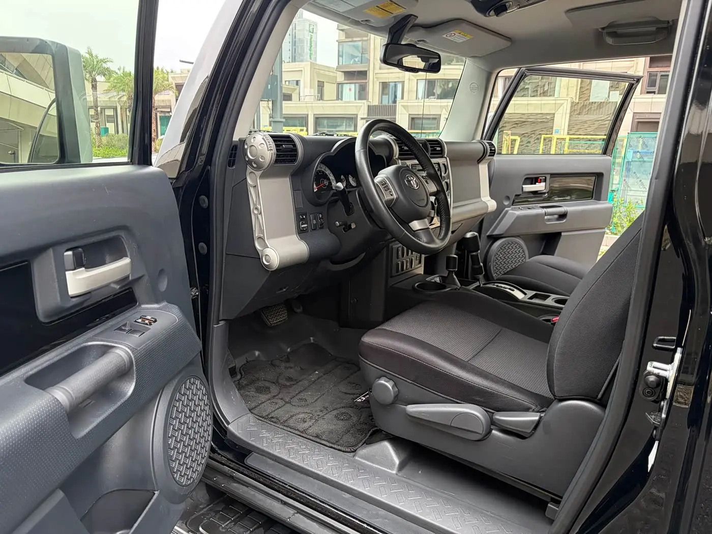 Toyota FJ Cruiser 2014 — Photo 15/20