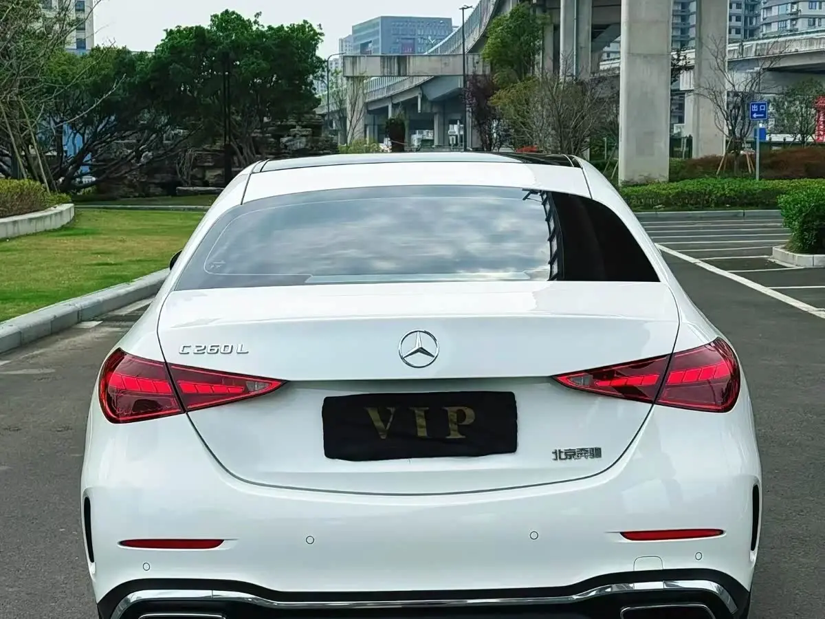 Mercedes-Benz C-Class 2024 — Photo 5/9