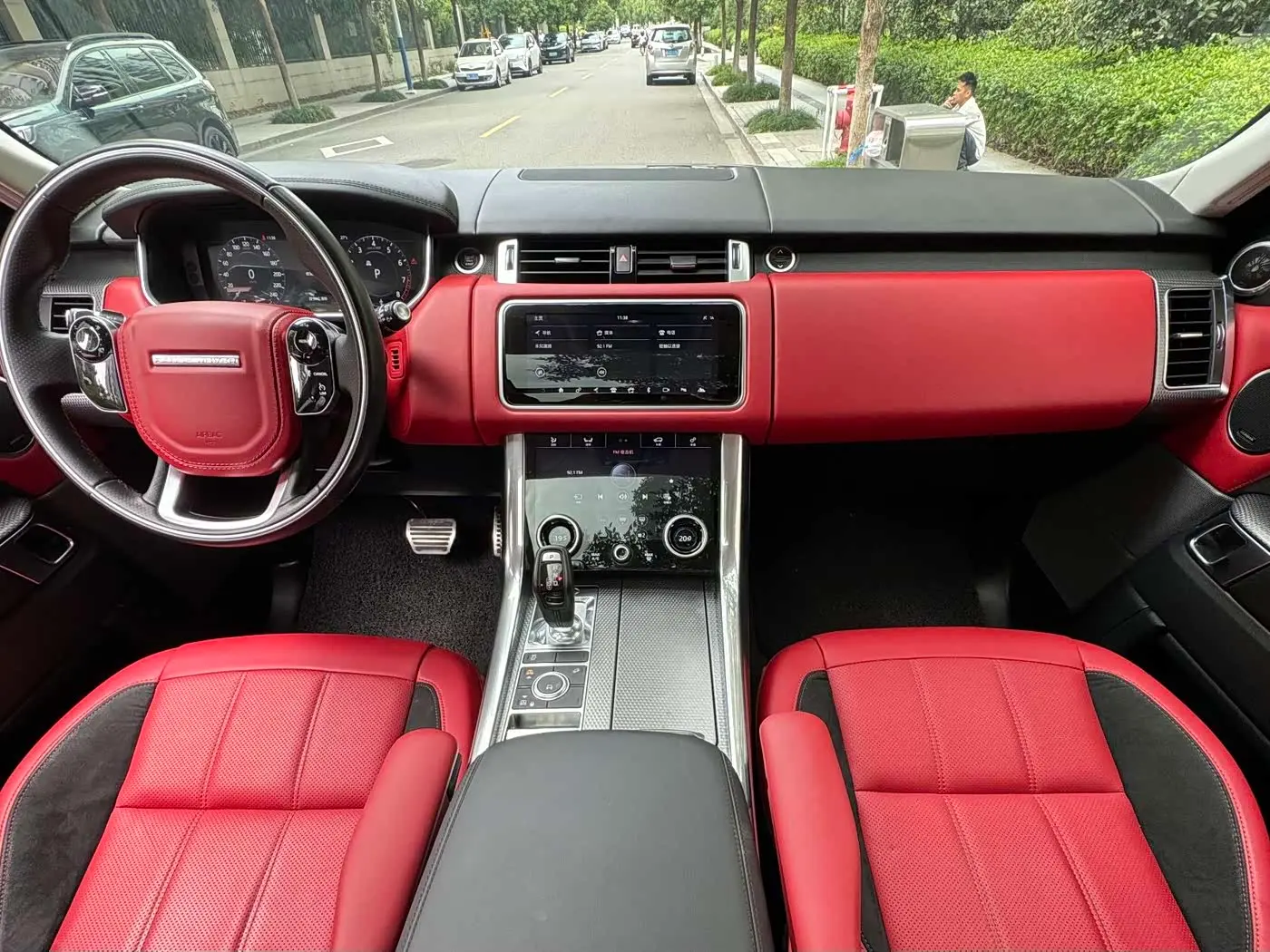 Land Rover Range Rover Sport 2018 — Photo 10/16