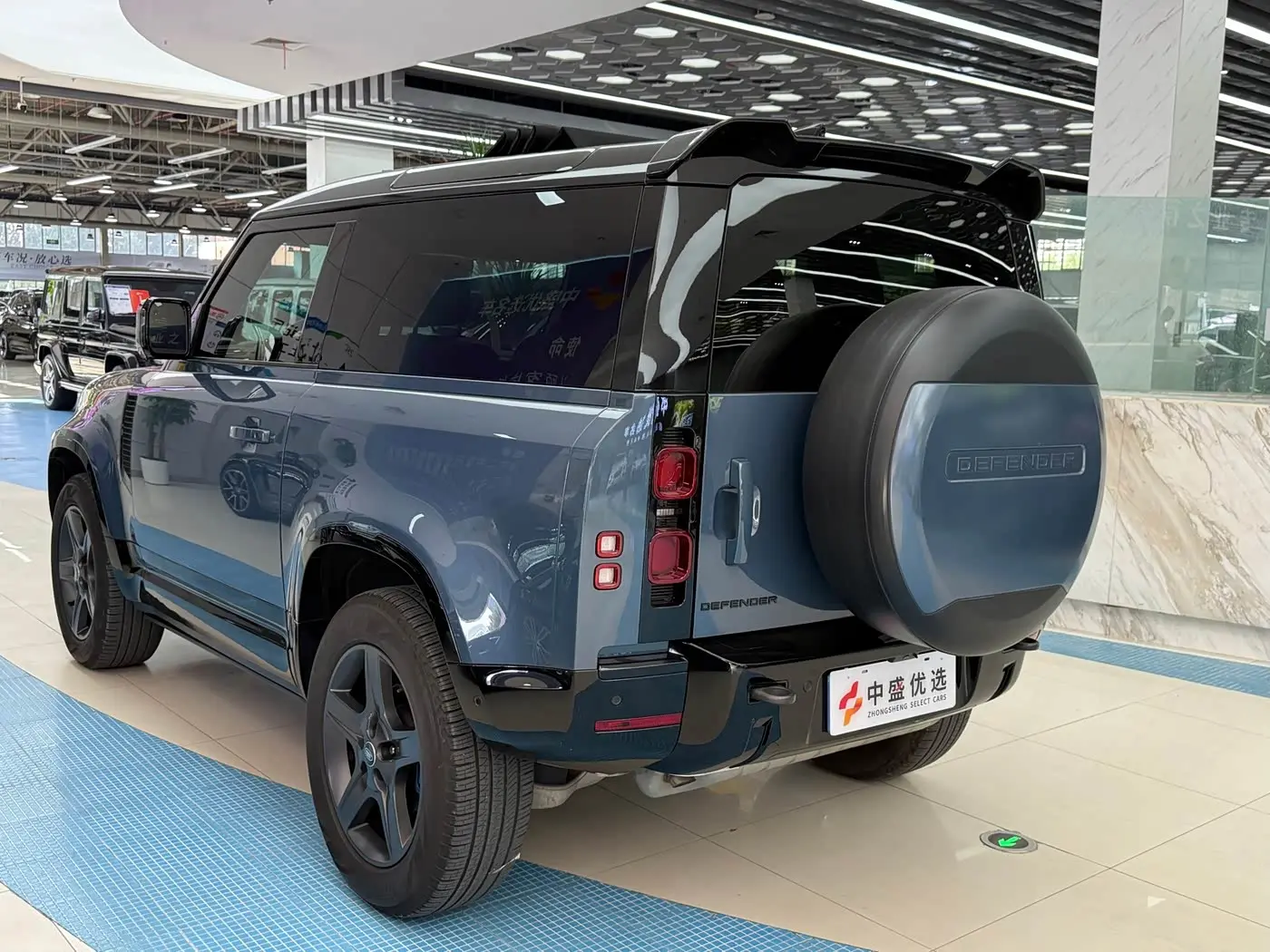 Land Rover Defender 2021 — Photo 7/20