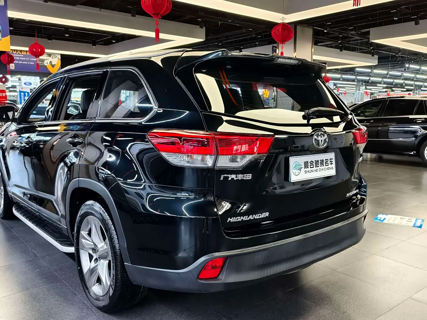 Toyota Highlander 2021 — ფოტო 5/19
