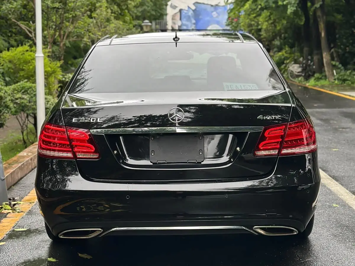 Mercedes-Benz E-Class 2015 — Фото 5/13