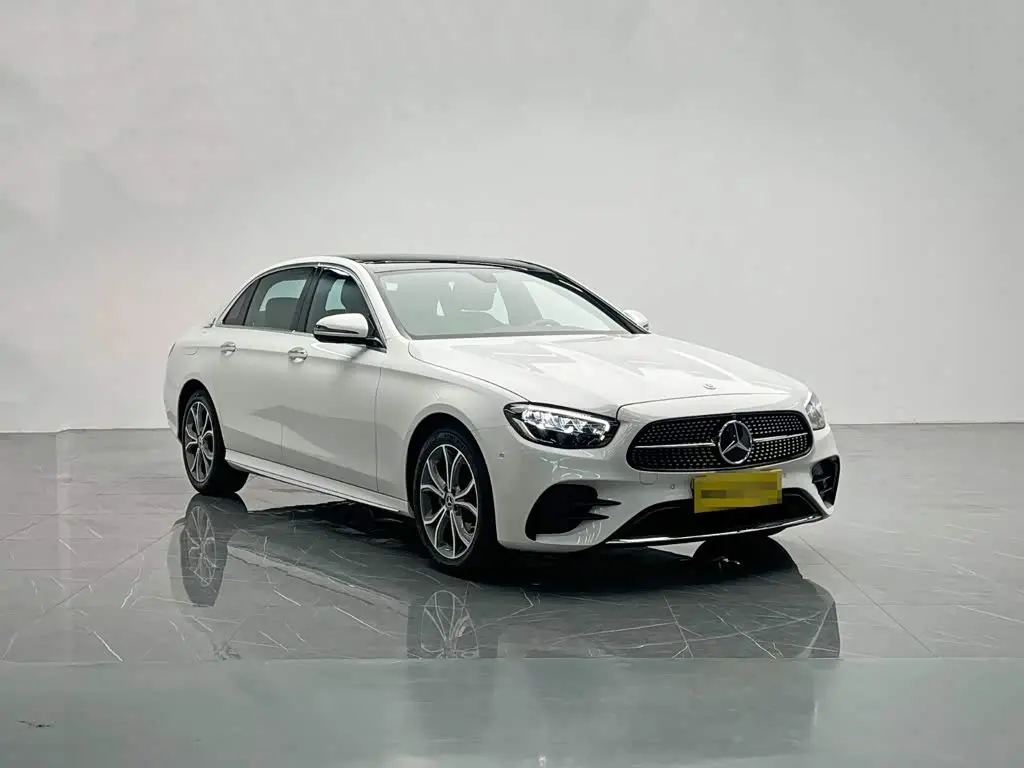 Mercedes-Benz E-Class 2023 — Фото 8/20