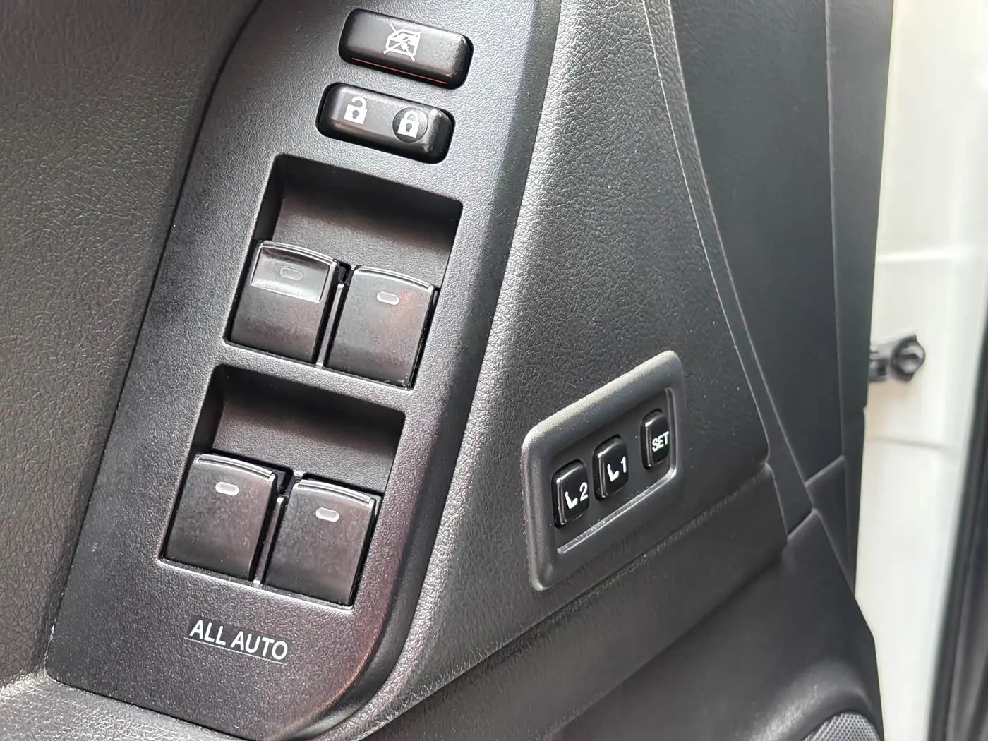 Toyota Prado 2019 — Photo 10/17