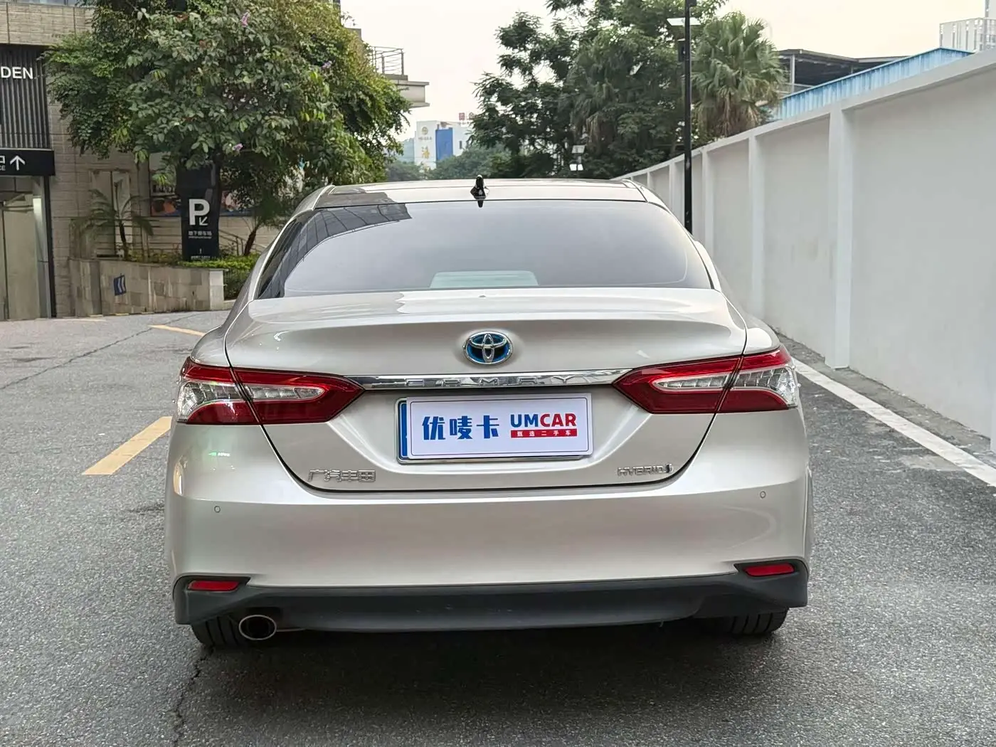 Toyota Camry 2021 — Фото 5/18