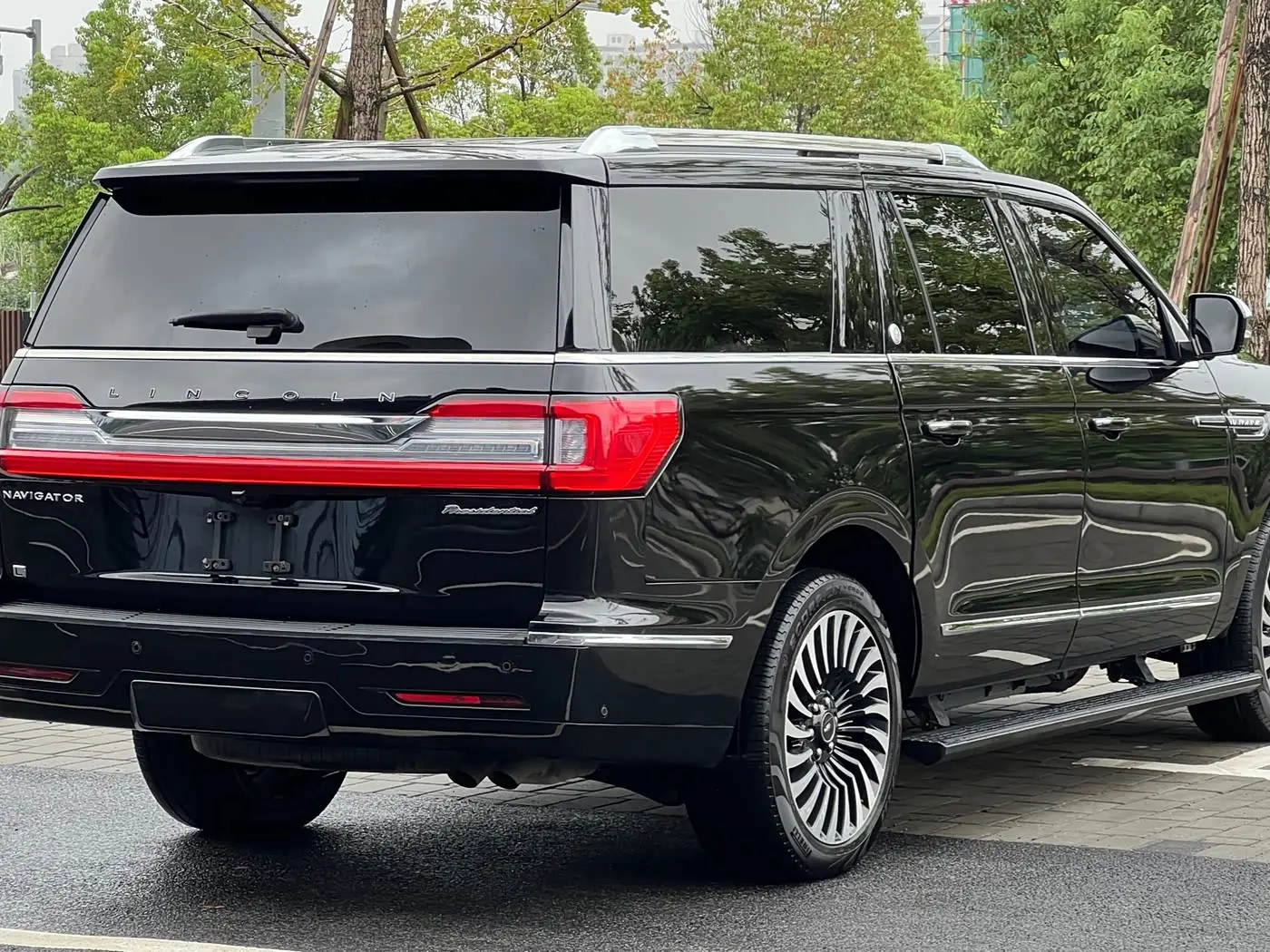 Lincoln Navigator 2020 — Şəkil 15/17
