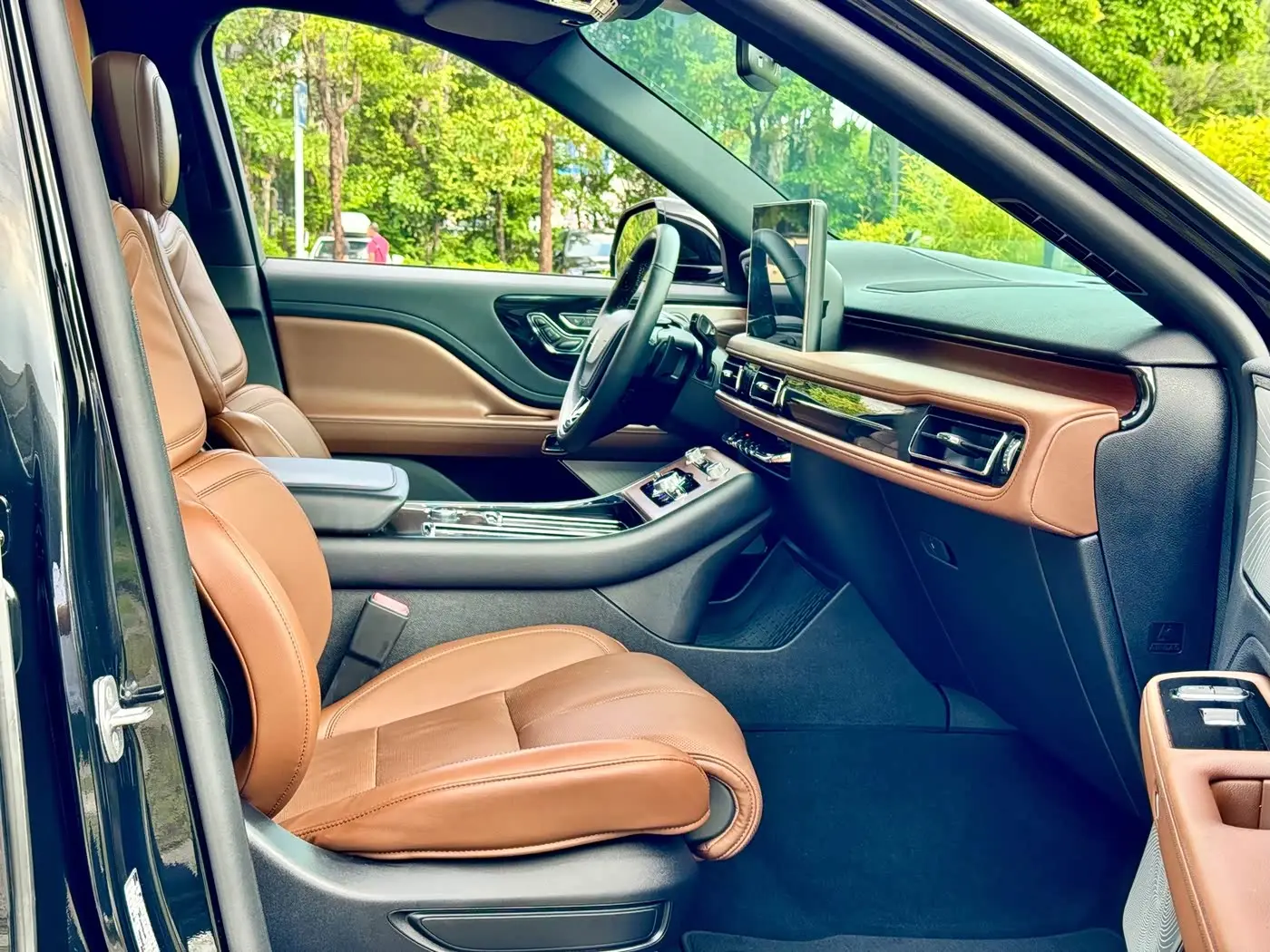 Lincoln Aviator 2020 — Photo 8/13