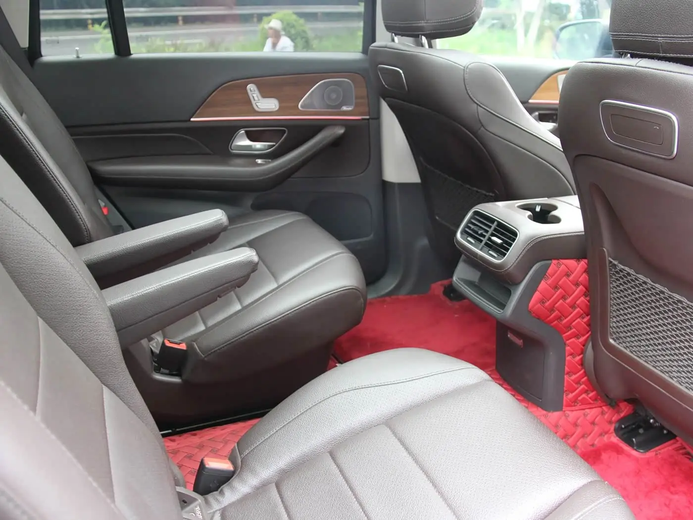 Mercedes-Benz GLS 2020 — ფოტო 17/20