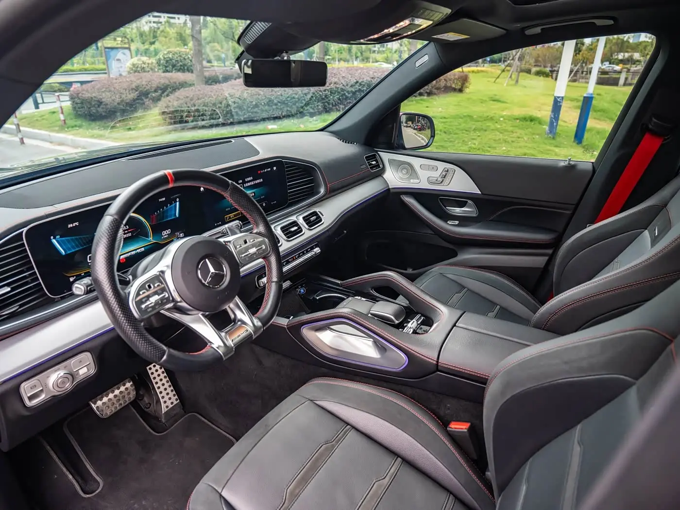 Mercedes-Benz GLE AMG 2023 — Фото 10/20