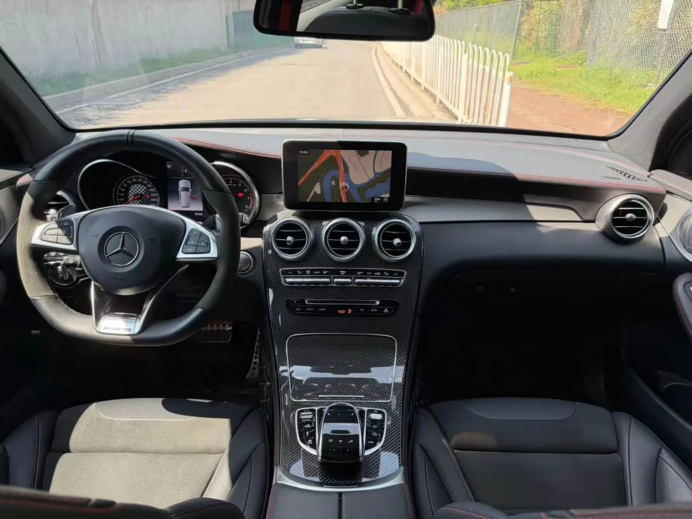 Mercedes-Benz GLC AMG 2019 — Photo 12/20