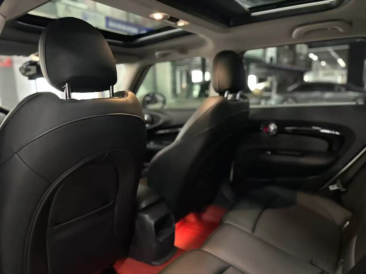 MINI CLUBMAN 2021 — Фото 13/15