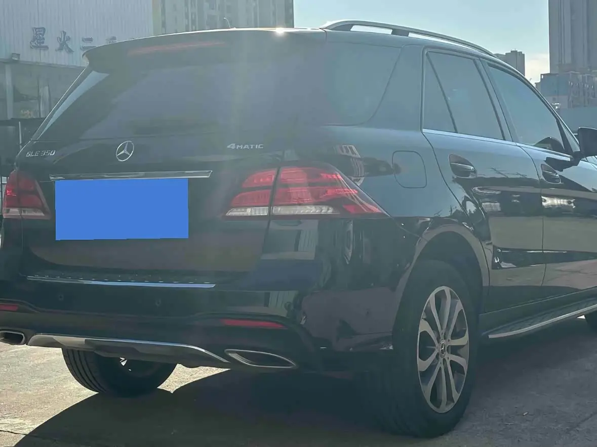 Mercedes-Benz GLE 2018 — Photo 8/9